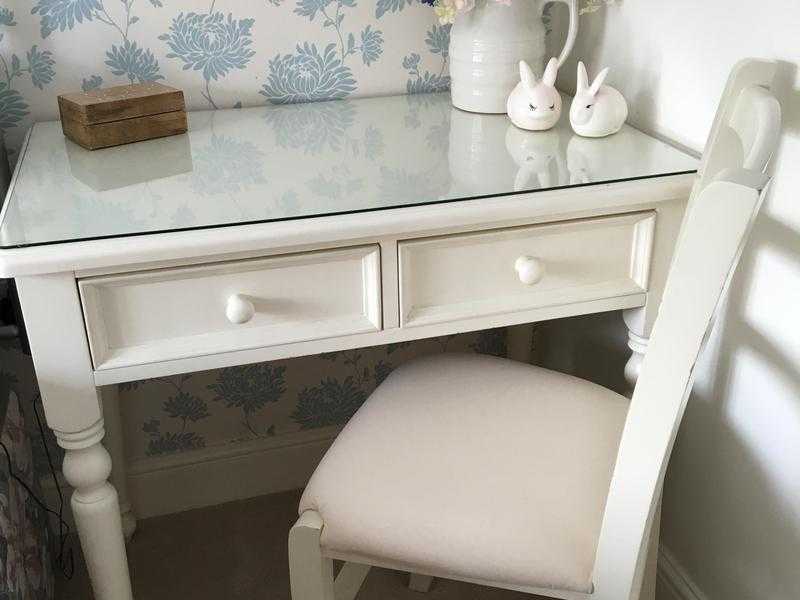 039Cheeky Charlie039 dressing tabledesk with matching chair