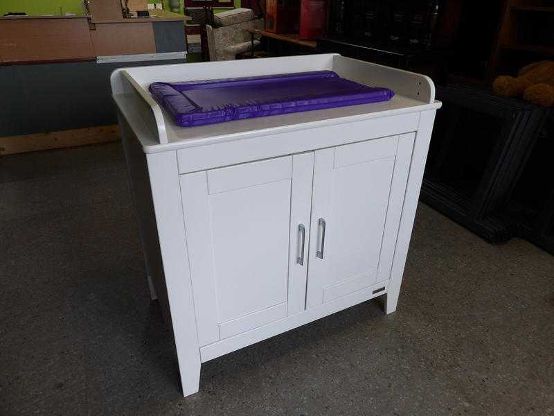 039Mamas amp Papas039 baby changing Unit - Local Delivery Now Only 19