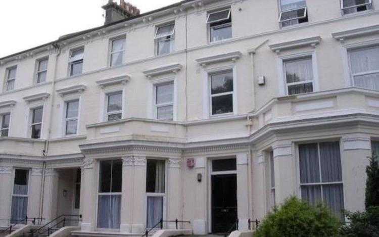 1 bed flat to rent in Upperton Gardens, Eastbourne BN21