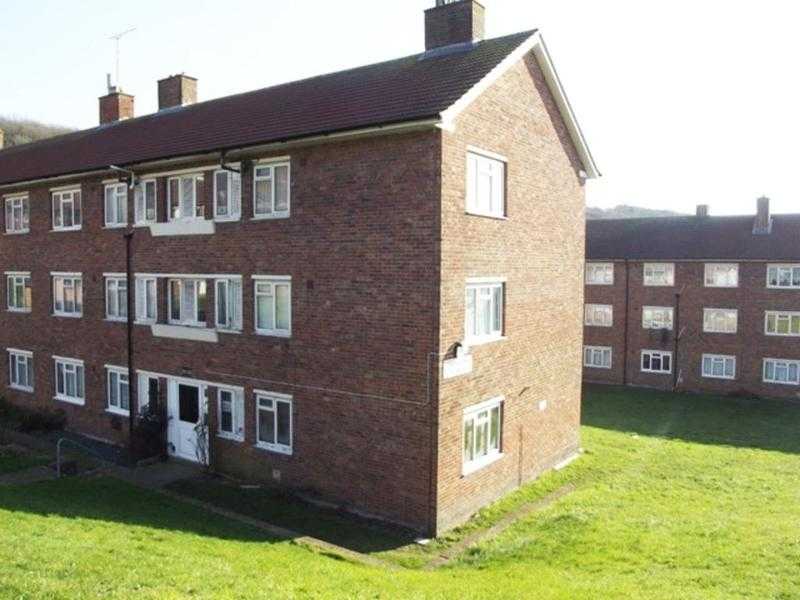 1 bed flat to rent,hadlow close