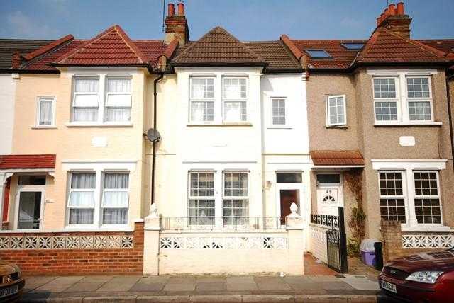 1 bedroom flat in Lyveden Road