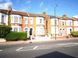 1 bedroom flat in Stapleton Road