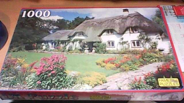 1000 PIECE JIGSAW PUZZLE - BEAUTIFUL COTTAGE - NEW, STILL SEALED