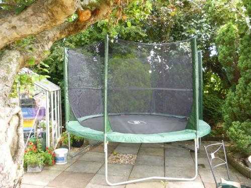 10ft Plum trampoline and enclosure - hardly used