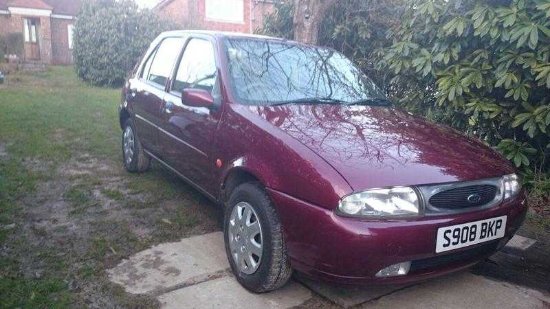 1.2L Ford Fiesta Ghia 1999