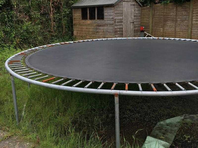 14 ft trampoline free to collector