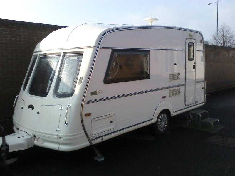 16 foot caravan vanross 2 berth. very good condition.