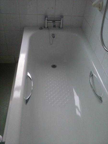 1700mm white steel bath as new