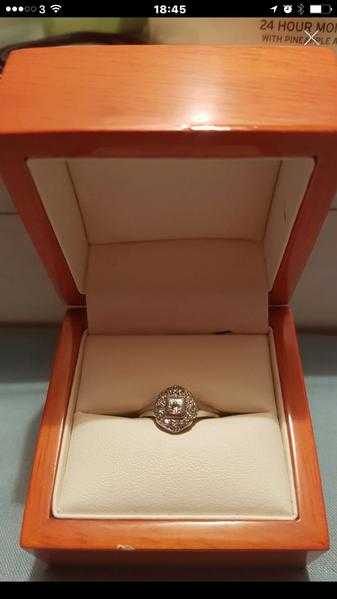18ct gold diamond ring vintage stunning