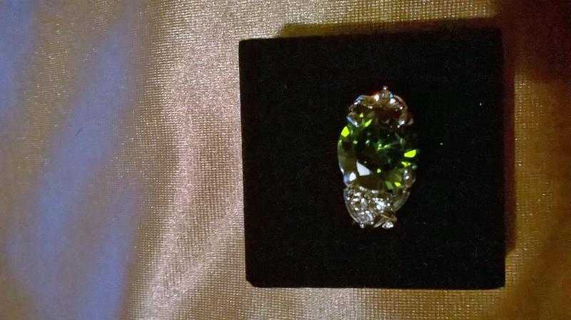 18ct rolled gold and peridot ring