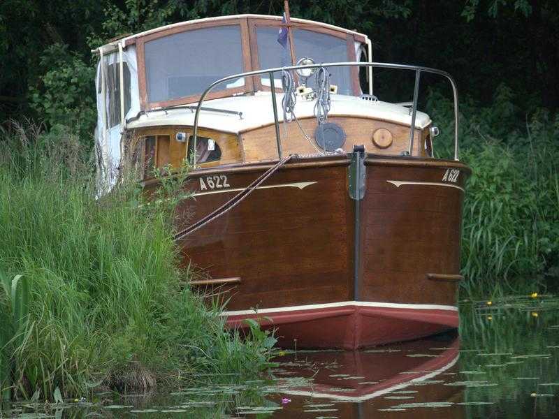 1948 CLASSIC MOTOR CRUISER