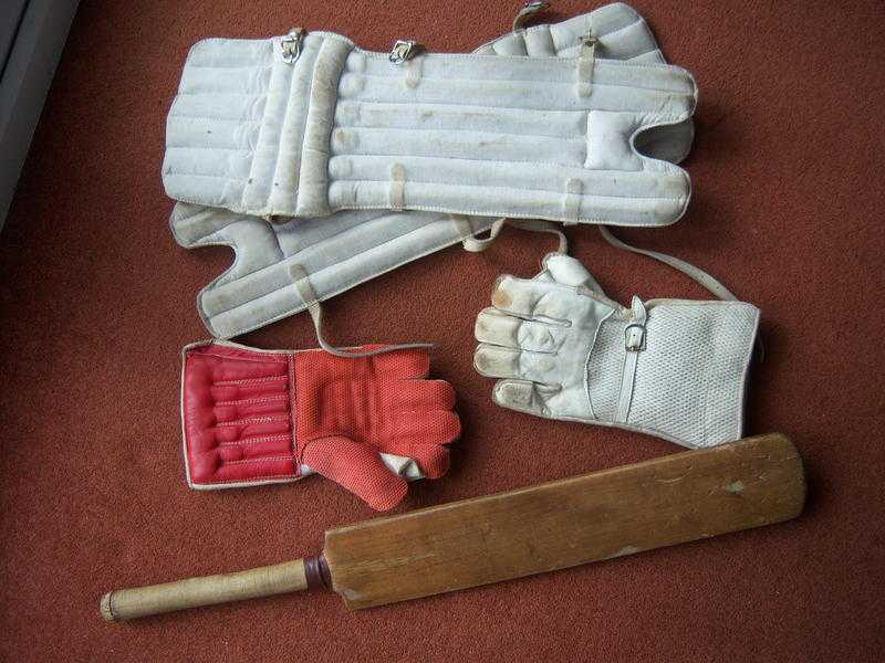 1970039s Junior Cricket set