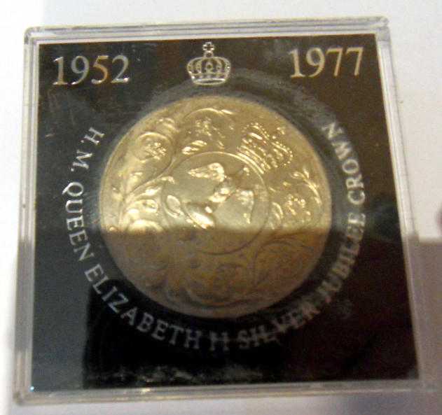 1977 commemorative 5 coin, in case