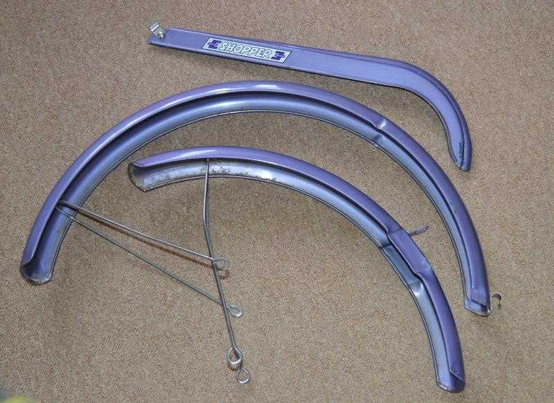 1978 VINTAGE RALEIGH SHOPPER MUD AND CHAIN GUARDS