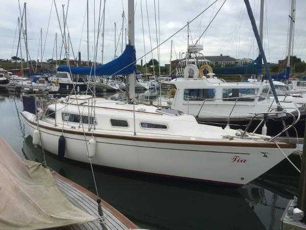 1982 Hummingbird 30 Sailing Yacht