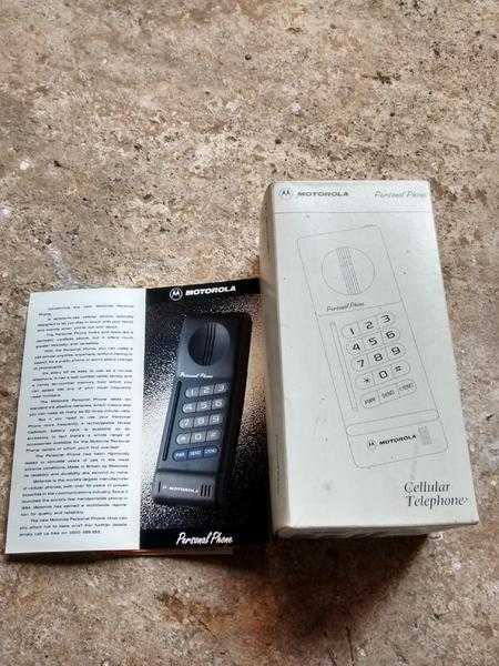 1992 Motorola Personal Mobile Phone Collectors Item.