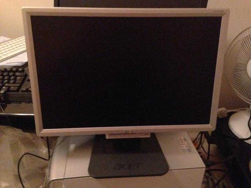 19quot LCD Computer monitor - widescreen