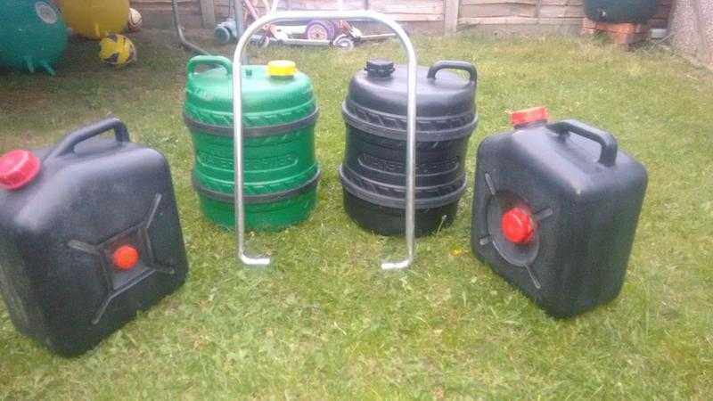 2  aquarolls and 3 waste water containers
