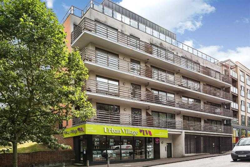 2 Bed Apartment for sale in Denmark Hill, Camberwell for 450,000