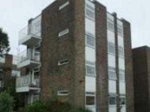 2 bed flat in Rushden  town centre for 700pcm