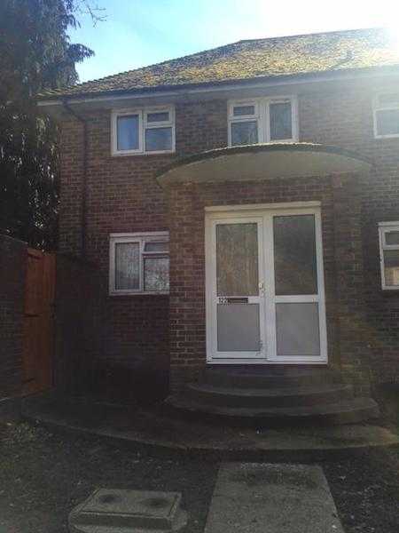 2 Bed Maisonette with Garden in Crawley