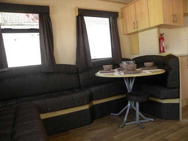 2 BED STATIC CARAVAN FOR QUICK PRIVATE SALE...EAST COAST NEAR BRIDLINGTON...12MONTH PARK