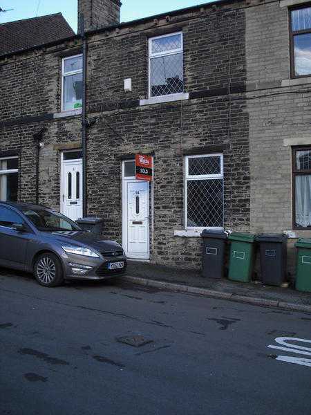 2 Bed Through Terrace House With Garden in Sykes St Cleckheaton