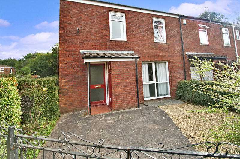 2 bedroom end of terrace house with parking - No Chain - Cwmbran