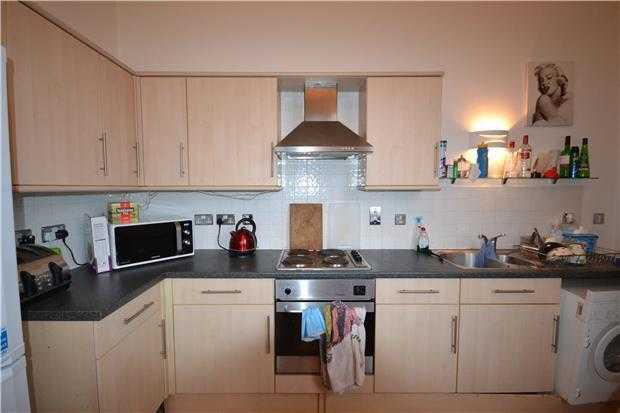 2 bedroom flat in Bath