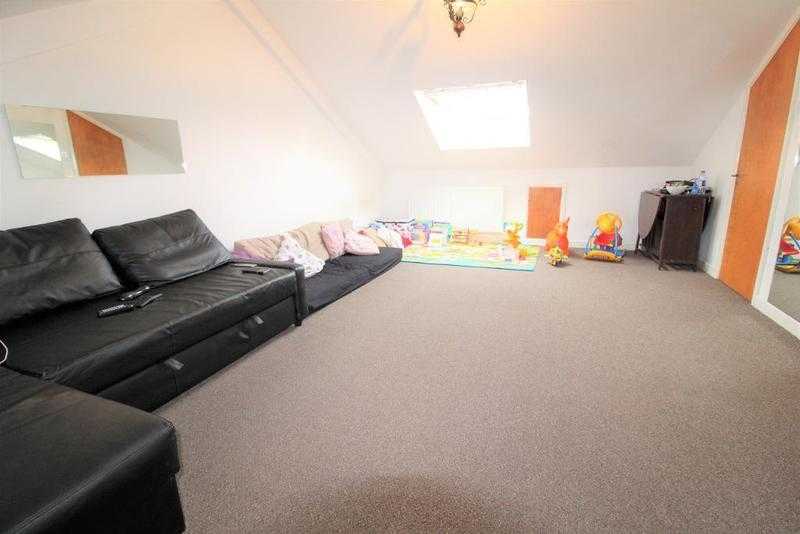 2 bedroom flat in Cavendish Road