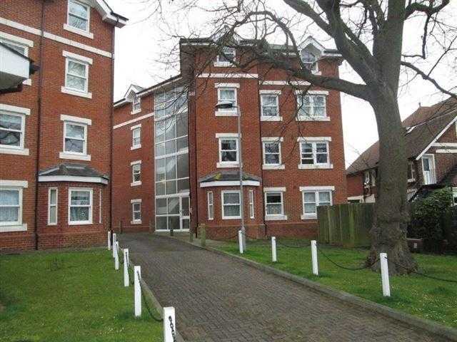 2 bedroom flat in Eastbourne