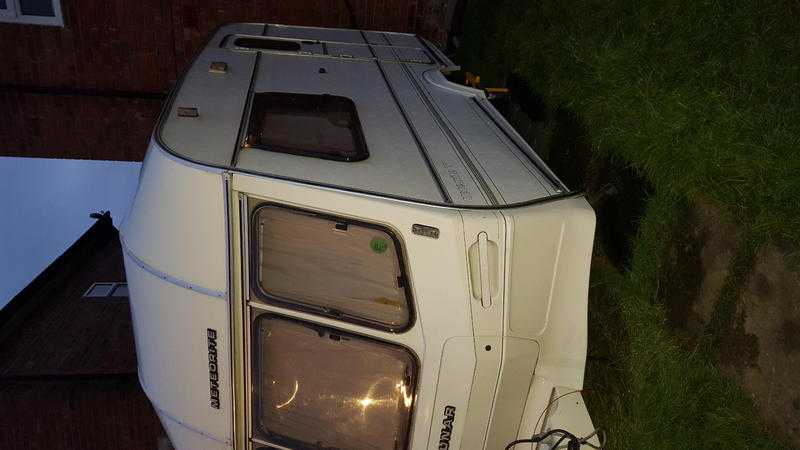 2 berth lunar caravan 1992