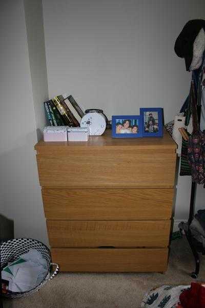 2 Chest of Drawers