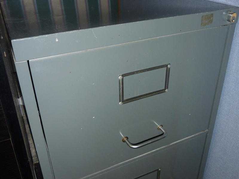 2 drawer metal filing cabinet, grey, used, lockable