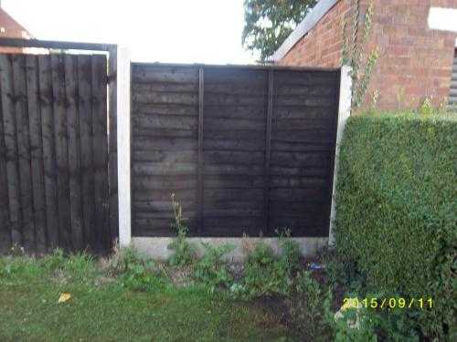 2 Fence Panels 6 feet x  5 feet