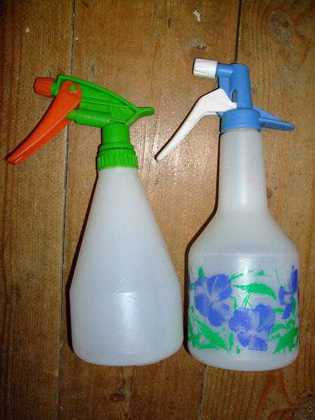 2 Garden Water Spray Bottles