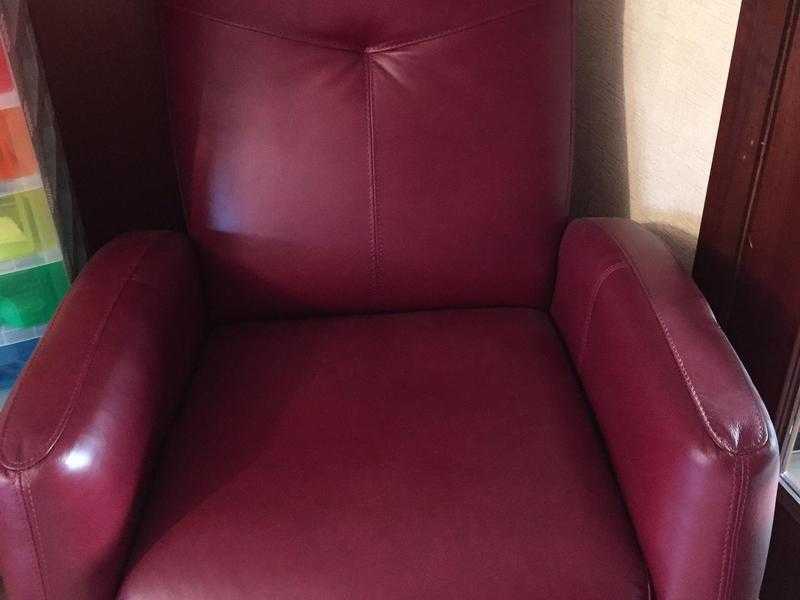 2 Leather recliner tv chairs ( Burgandy)