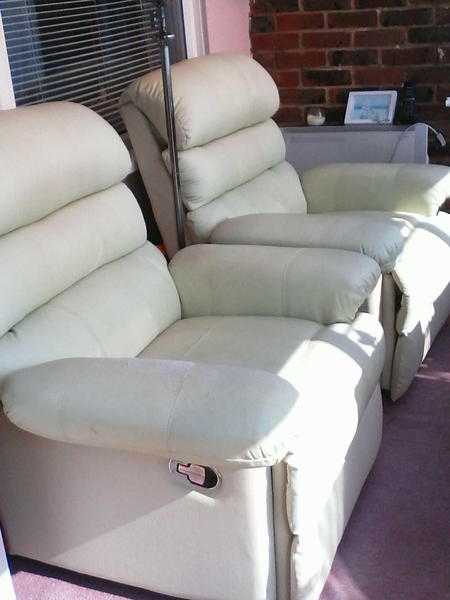 2 Leather reclining armchairs