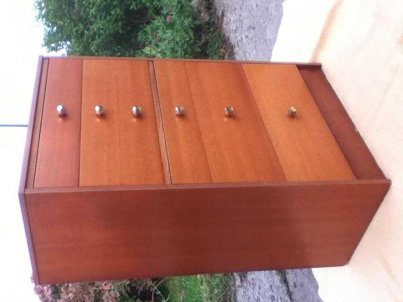 2 matching Chest of Drawers