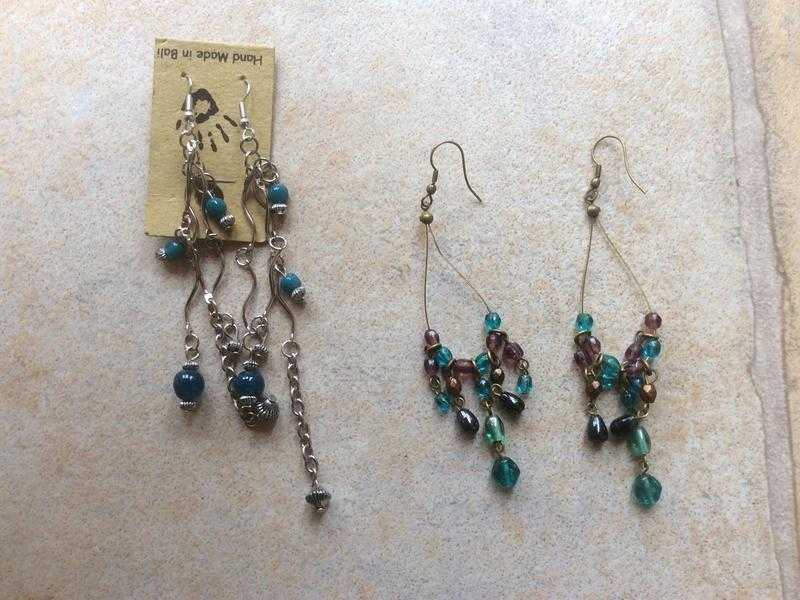 2 PAIRS EARRINGS