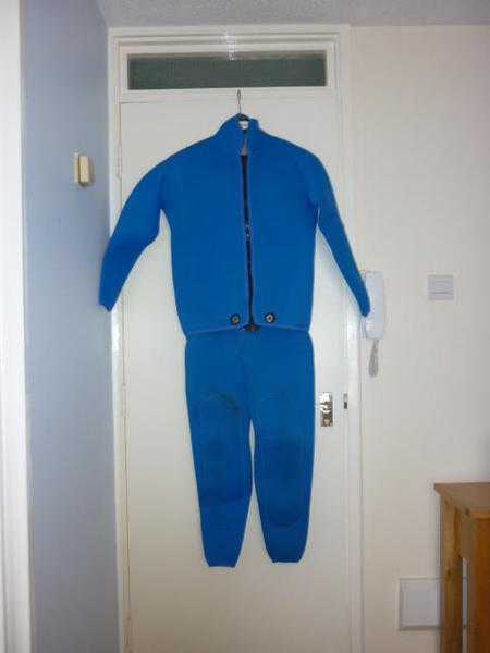 2-PIECE ADULT039S WETSUIT