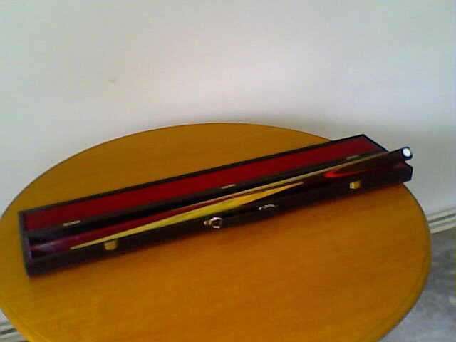 2 piece Riley snooker cue and hard case