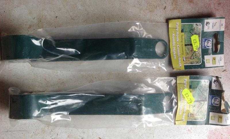 2 pole hooks for feeding birds new