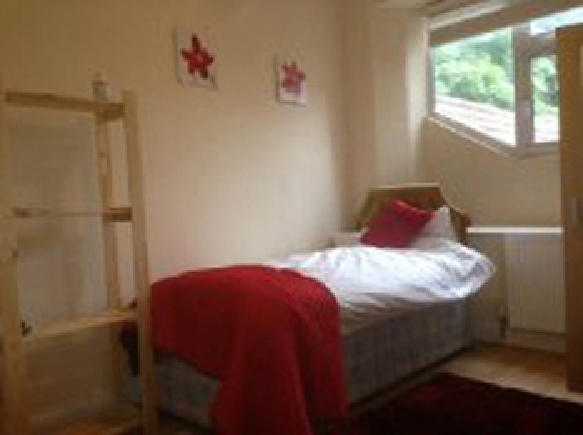 2 rooms to rent in shared house - bills included