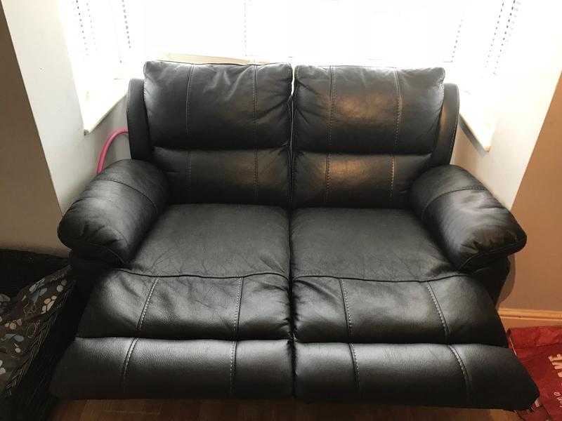 2 seat black leather recliner