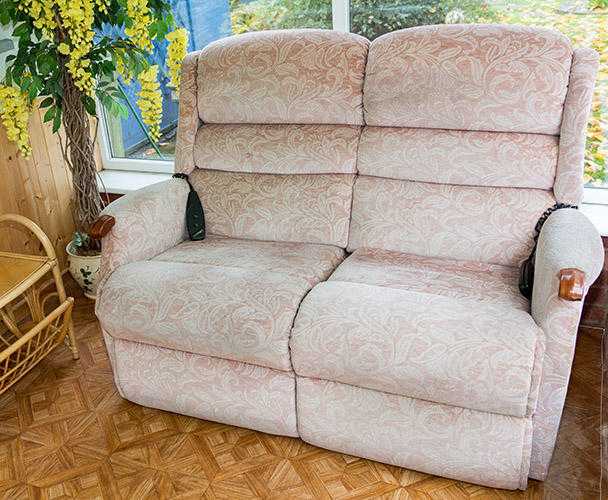 2 Seater Reclining Settee