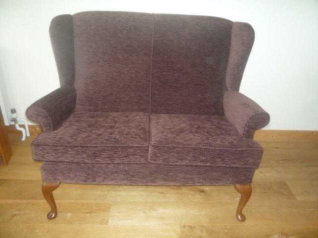 2 SEATER SETTEE