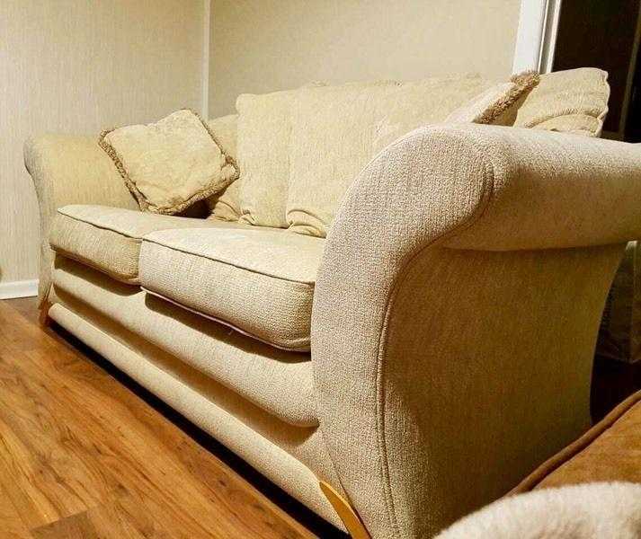 2 Seater Sofa, Excellent Condition, FREE DELIVERY (EDINBURGH)