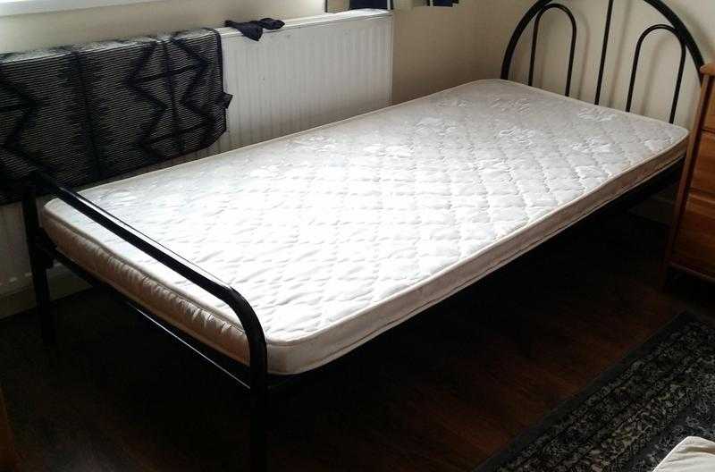 2 single beds for sale with clean mattresses