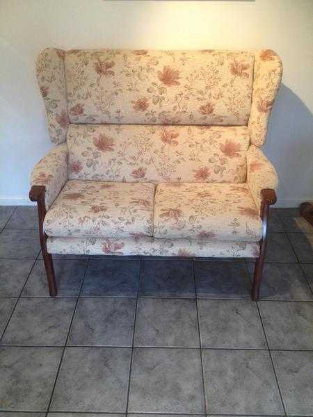 2 Str Winged back Settee